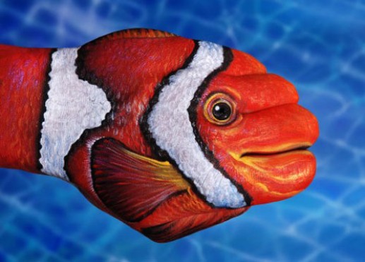 Ảnh động vật vẽ trên tay