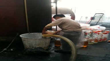  Phát hiện dầu lạc giả chứa chất gây vô sinh