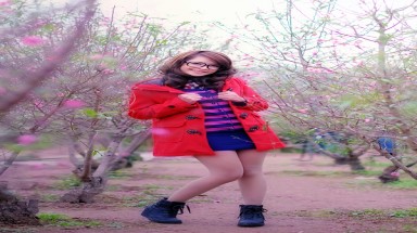  Rạng rỡ bên hoa xuân 