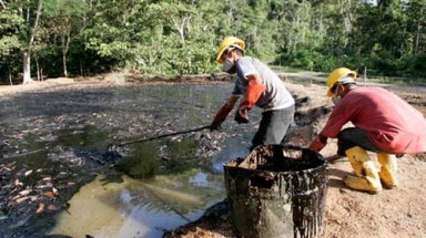  Tập đoàn dầu mỏ Chevron bị phạt 18 tỉ USD do gây ô nhiễm