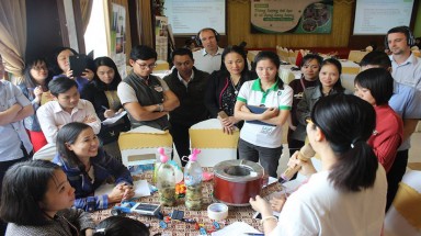  Tập huấn về năng lượng tái tạo và sử dụng năng tiết kiệm cho cán bộ quản lý, hoạt động môi trường Miền Trung -Tây Nguyên