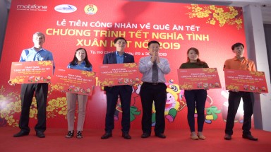  MobiFone tặng vé tàu Tết cho 1.200 công nhân 