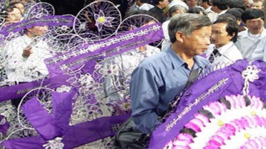    Quy định tang lễ có không quá 7 vòng hoa bị "tuýt còi”
