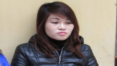     Hà Nội: Má mì gửi ảnh sex cho khách mua dâm
