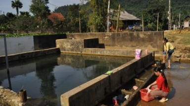 Giếng thần "phun nước" hai màu ở Hòa Bình  
