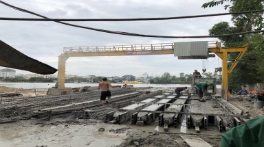  Người dân ở phường 28, Quận Bình Thạnh phản ảnh Tập đoàn Anh Vinh thuê mặt bằng thi công gây ô nhiễm