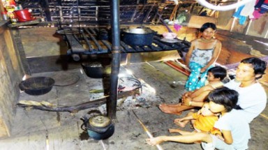     Tết khó ở vùng tâm chấn động đất
