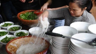  Báo Tây khen phở Việt
