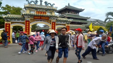  Kiếm chác ở chốn tâm linh, thất đức lắm!