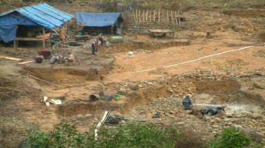  Phạt doanh nghiệp khai thác vàng sa khoáng