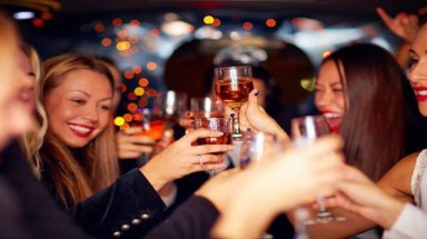  Người châu Á dễ đỏ mặt khi uống bia, vì sao?