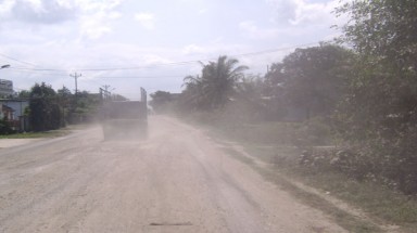  Gia Lai: Dân sống chung với... bụi