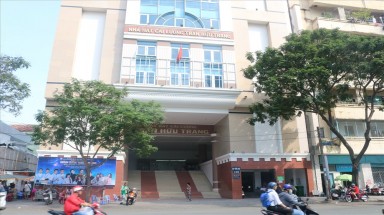 "Nhiệt liệt chào mừng"