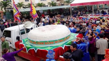  Bánh nặng 3 tấn, long não ngàn cây có ích gì!
