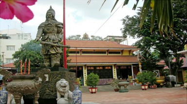  TP.HCM: Vì sao Quận 1 di dời lư hương ở tượng đài Trần Hưng Đạo?