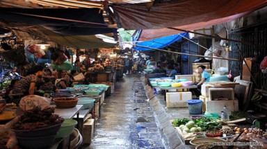 Khách Tây 'sợ' phố cổ Hà Nội