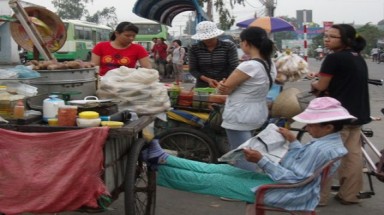  "Miễn cưỡng" chấp nhận thức ăn đường phố