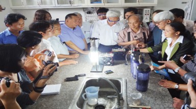  Máy phát điện chạy bằng nước: Không phải là đề tài nghiên cứu khoa học