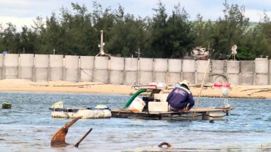  "Băm nát" danh thắng đầm Ô Loan để nuôi tôm