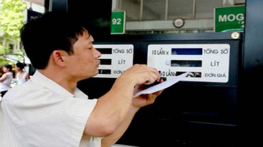  Bộ Tài chính nói gì về cú nhảy giá xăng dầu?
