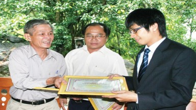 “Ông Bụt” của học trò nghèo