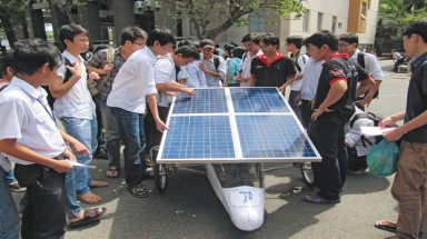  Xe năng lượng mặt trời giá 15 triệu đồng