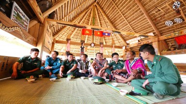  Nâng cao cảnh giác và kiên quyết đấu tranh làm thất bại âm mưu, hoạt động “diễn biến hòa bình” và thúc đẩy “tự diễn biến”, “tự chuyển hóa” của các thế lực thù địch