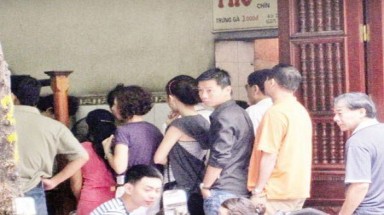  Từ bún cháo "chửi" nghĩ đến văn hóa lạ lùng của Hà Nội 