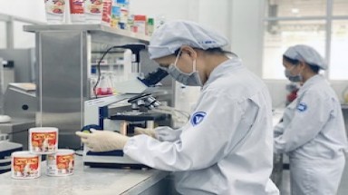  Vượt qua trở ngại Covid, Vinamilk xuất khẩu lô sữa đặc Ông Thọ đầu tiên sang Trung Quốc