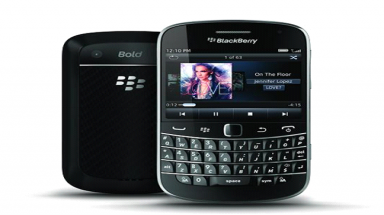  30 khách hàng trúng thưởng điện thoại BlackBerry 9900 của Vinaphone