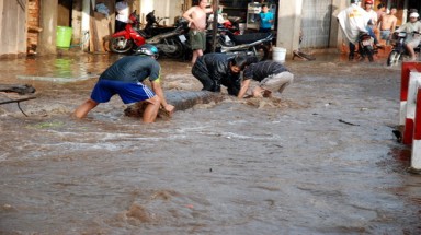 Mưa lớn, Buôn Mê Thuột thành sông
