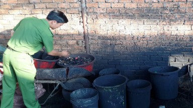 Cà phê nhuộm than pin bán chủ yếu ở Đông Nam bộ