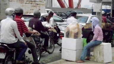  Mưu sinh ở nơi bụi nhất Hà Nội