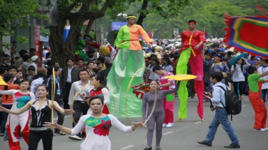  Vũ điệu đường phố trong Festival Huế