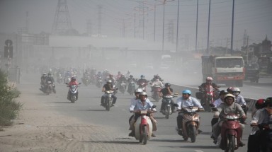 Ôm tiền sống trong ô nhiễm