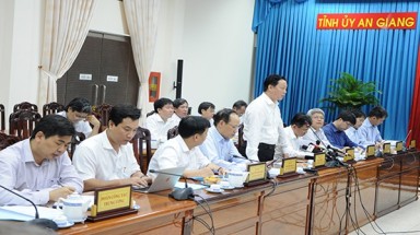 Quỹ BVMTVN hỗ trợ kinh phí cho tỉnh An Giang khắc phục tình hình sạt lở bờ sông