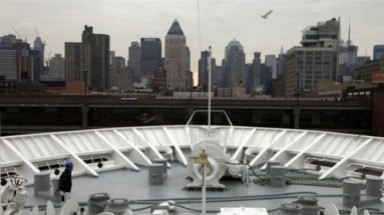  Hậu duệ Titanic cập cảng New York an toàn 