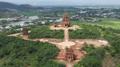  Đưa máy đào vào lõi di tích tháp Bánh Ít là vi phạm Luật Di sản