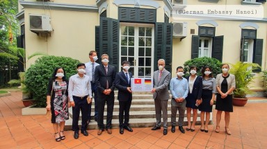  Cựu học viên tại Việt Nam quyên góp trao tặng nước Đức