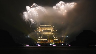  Pháo hoa rực rỡ tại chùa Tam Chúc