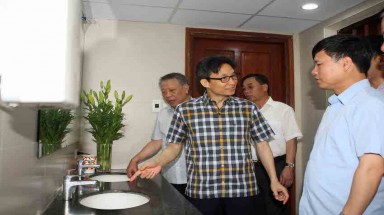 Để nhà vệ sinh không là "nỗi sợ" của học sinh, du khách