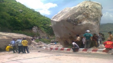  Vụ đá rơi tại núi Cấm: đã tìm ra nguyên nhân
