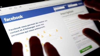  ​Facebook bị phạt 122 triệu USD vì nói dối về WhatsApp