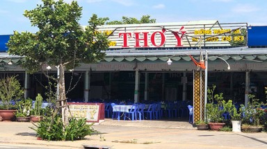  Hàng loạt nhà hàng hải sản ven biển Đà Nẵng xây không phép