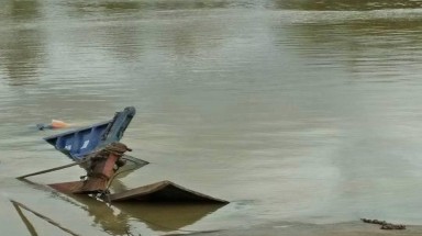  Phà chìm trên sông Đồng Nai, nhiều người thoát chết trong gang tấc