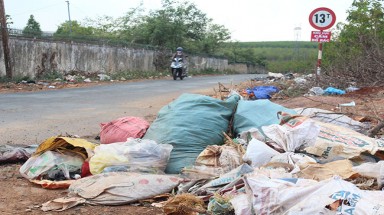 Kon Tum: Cần xử lý triệt để tình trạng đổ chất thải ra môi trường