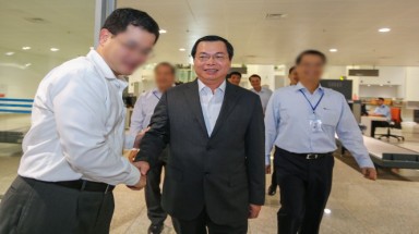  Yêu cầu người đề nghị cấp thẻ cho ông Vũ Huy Hoàng giải trình