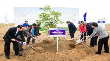  Vinamilk liên doanh với doanh nghiệp Lào và Nhật Bản khởi công xây dựng Tổ hợp “Resort” bò sữa Organic với quy mô 5.000ha tại Lào