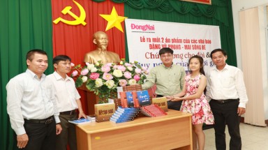  Báo Đồng Nai giới thiệu 2 ấn phẩm nhân dịp 21/6