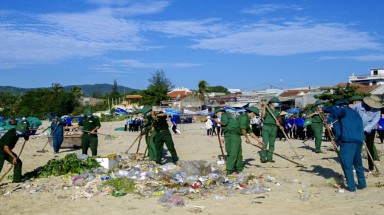  Tuổi trẻ Bình Định đồng loạt ra quân Ngày Chủ nhật xanh